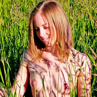 Alyse Naked Teen In The Grass